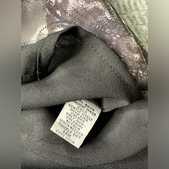 3/$10 Style & Co Woman Floral Printed Pintuck
Pleated Blouse semi sheer Size 18W - Picture 11 of 15